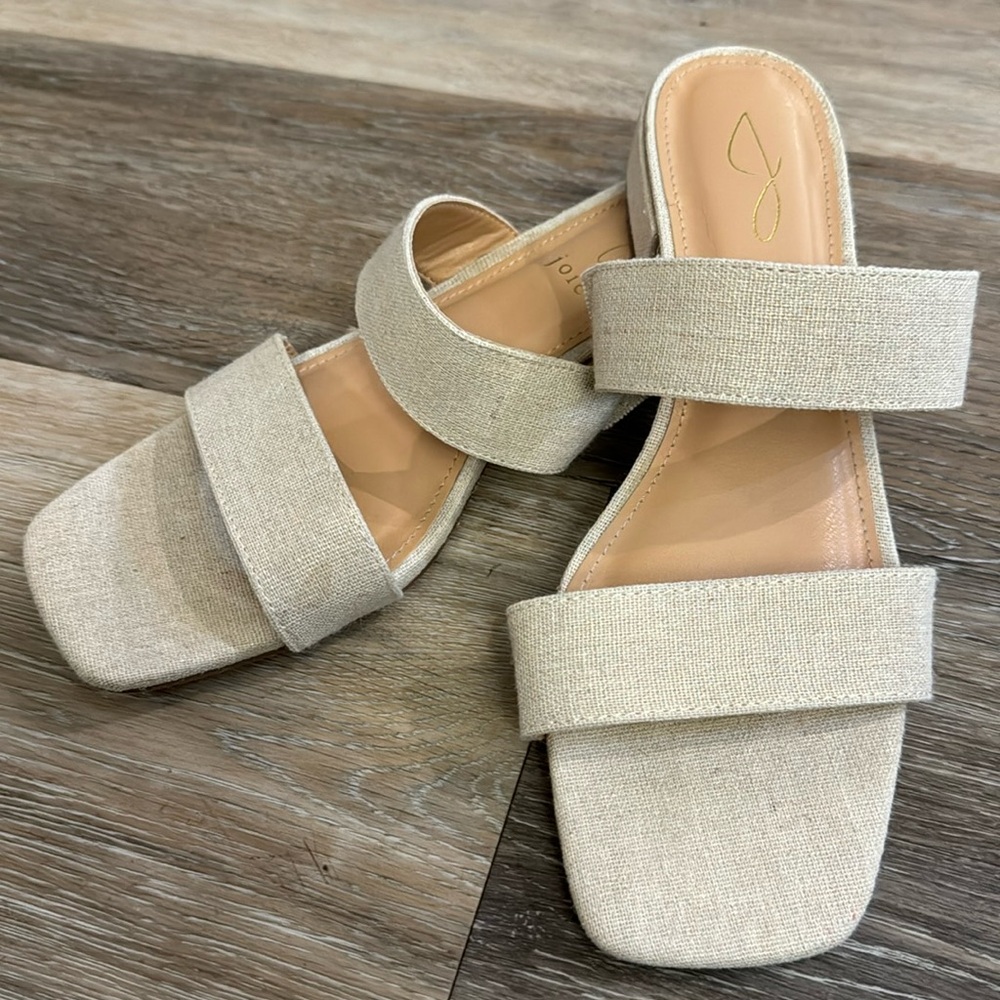 Tan with gold fleck